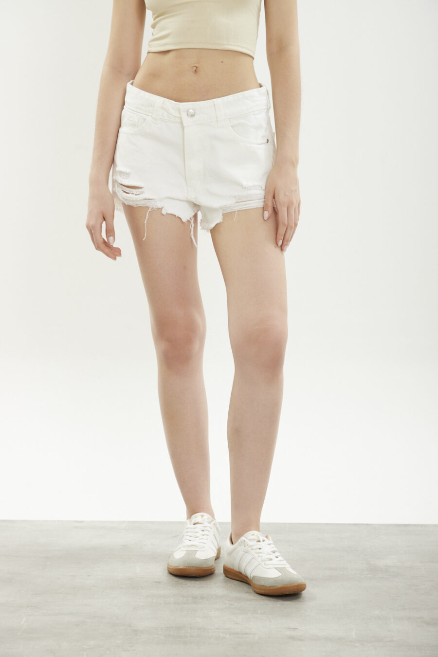 Short Clasico Roturas Blanco Tiro Medio – STELLA WHITE - Image 4