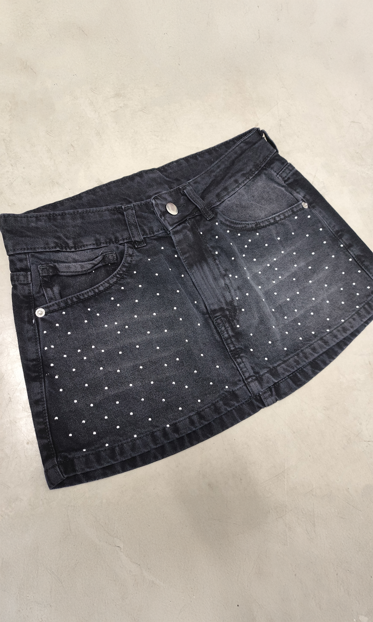 Mini Clasico Negro Tiro Bajo Con Brillos – VELA STRASS - Image 3